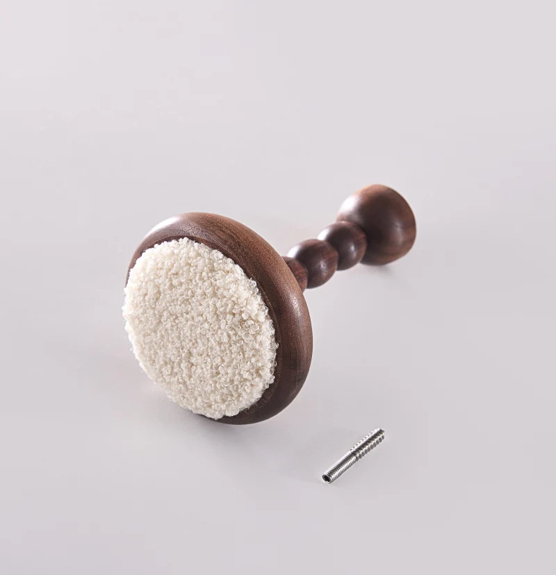 Lambswool Yarn Wooden Curtain Wall Hook