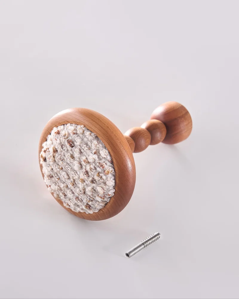 Coral Yarn Wooden Curtain Wall Hook