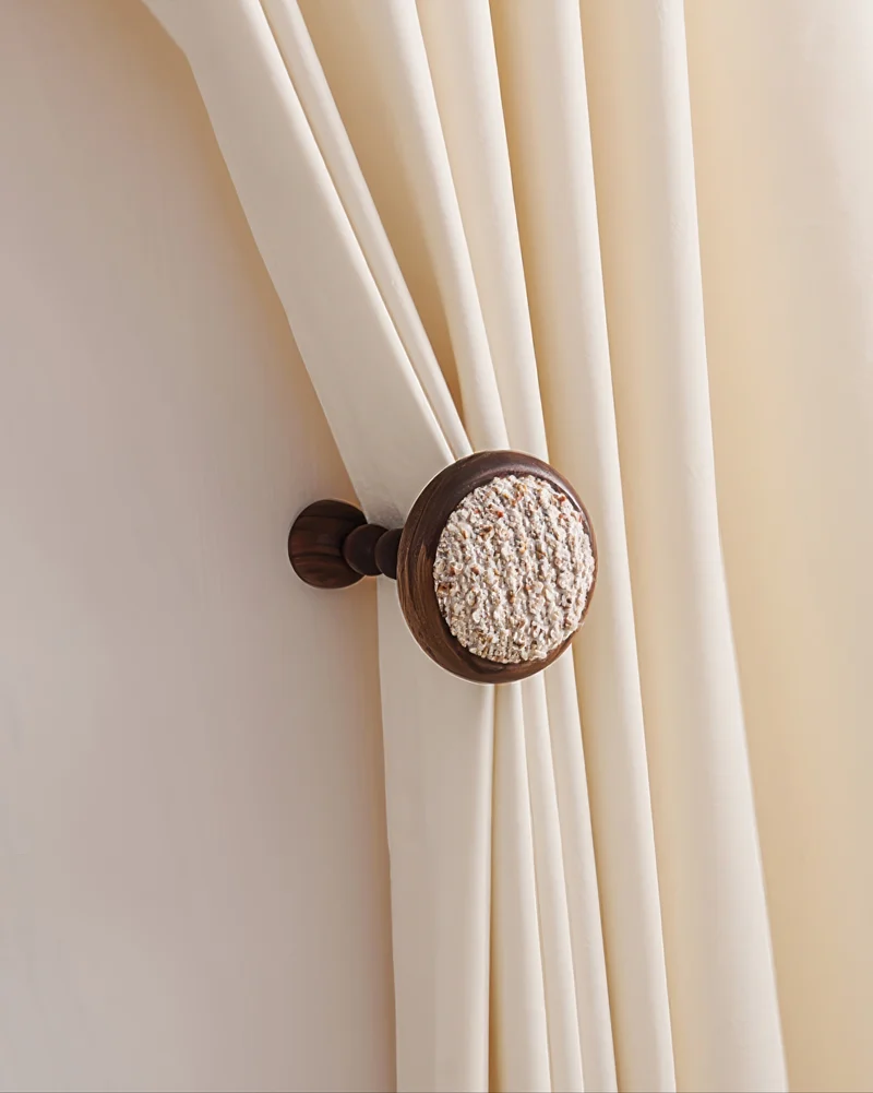 Coral Yarn Wooden Curtain Wall Hook