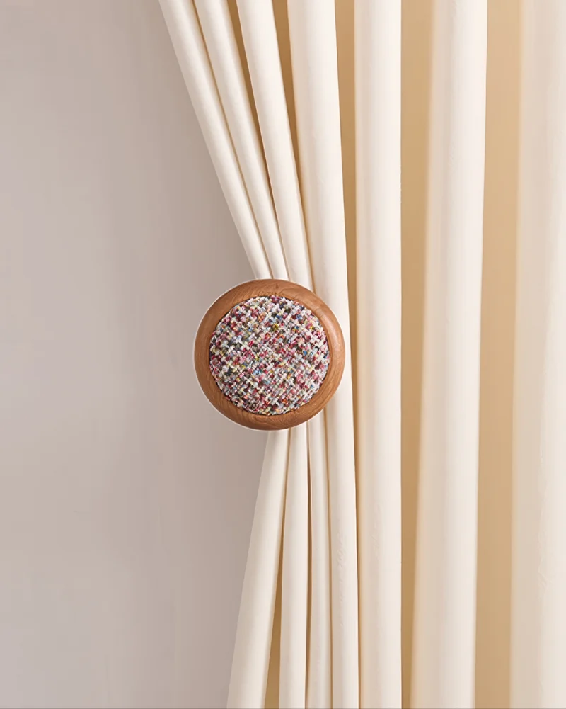 Chanel Style Wood Botton Yarn Wooden Curtain Wall Hook