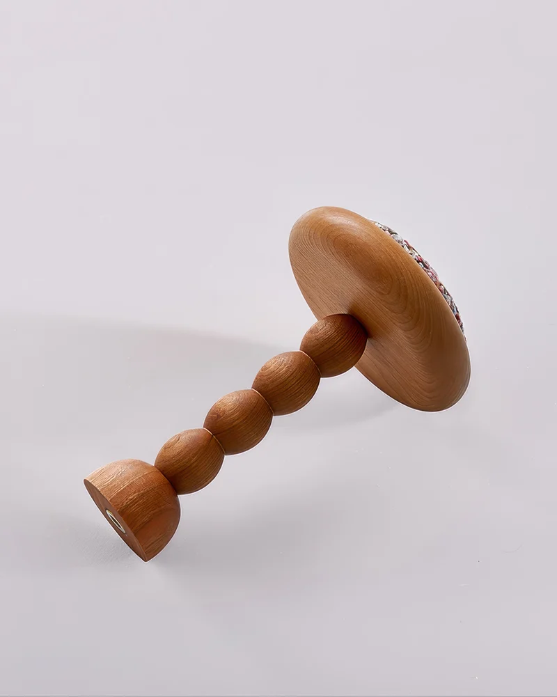 Chanel Style Wood Botton Yarn Wooden Curtain Wall Hook
