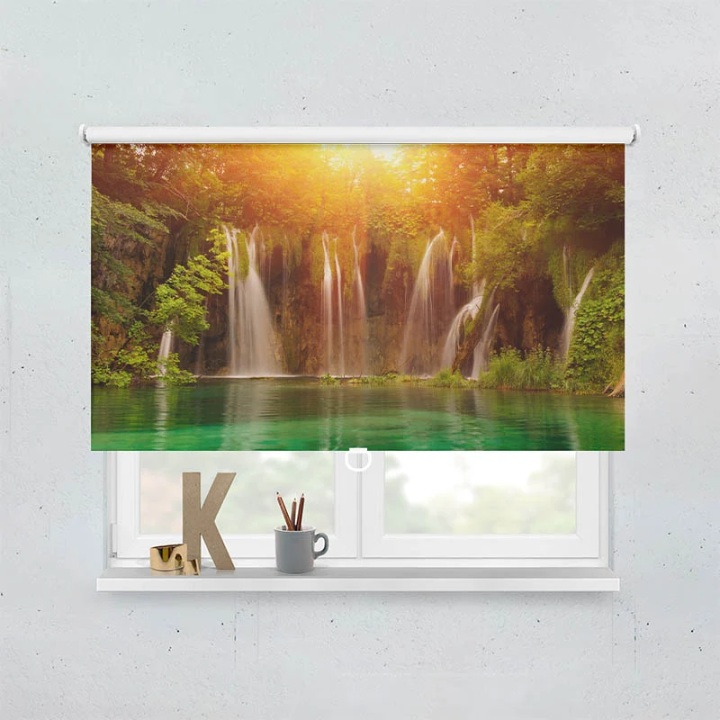 Springrollo Motiv "Waldsee Wasserfall Sonnenlicht"