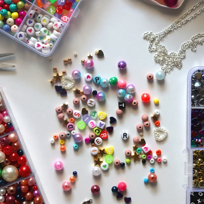 1000 Pcs Letter Beads, 4x7mm Acrylic Alphabet Beads Friendship Bracelet DIY Kit for Bracelets Jewelry Making Supplies, Rainbow