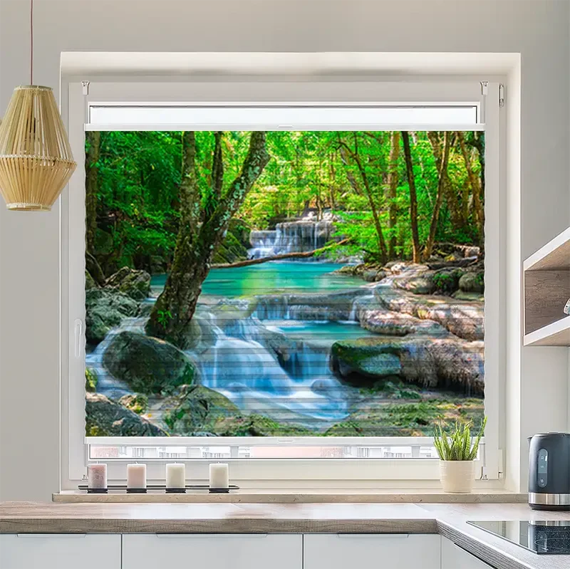 Plissee Motiv "Wasserfall im Wald in Thailand"