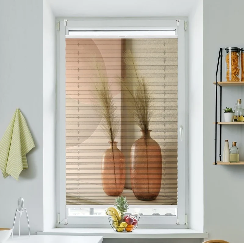 Plissee Motiv 'Blumendekor Vor Weisser Wand'