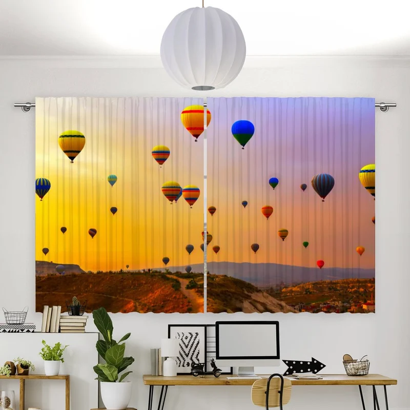 Vorhang Motiv "Heissluftballon Berglandschaft"