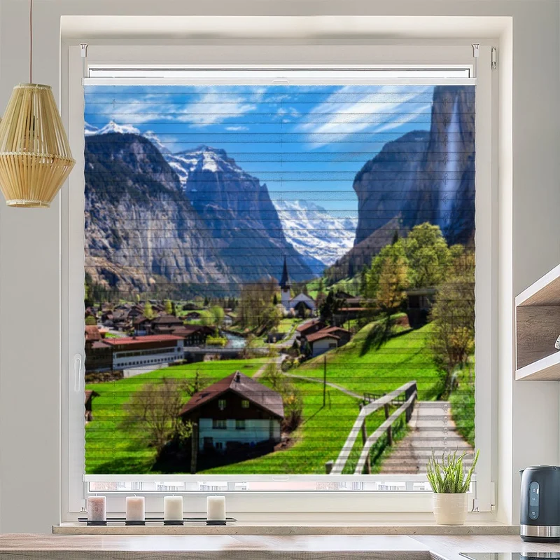 Wabenplissee Motiv "Bergdorf Schweiz Wasserfall"